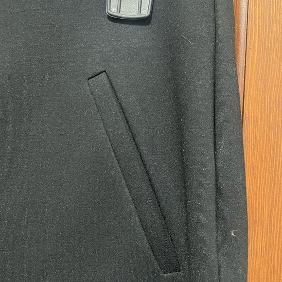 Chico’s women’s size 4 Regular full lengthSlim leg stretch pull-on back pants - Picture 3 of 6